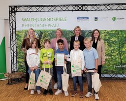 Foto der 3. Preisträgerklasse aus Wattenheim