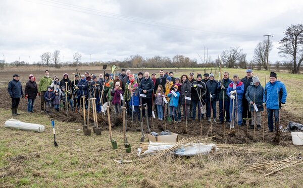 Die hochmotivierten Helfer:innen zum Start der Aktion. (Foto: Klaus Venus